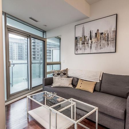 Aoc Suites - Two Bedroom Condo - City/Cn Tower View โตรอนโต ภายนอก รูปภาพ