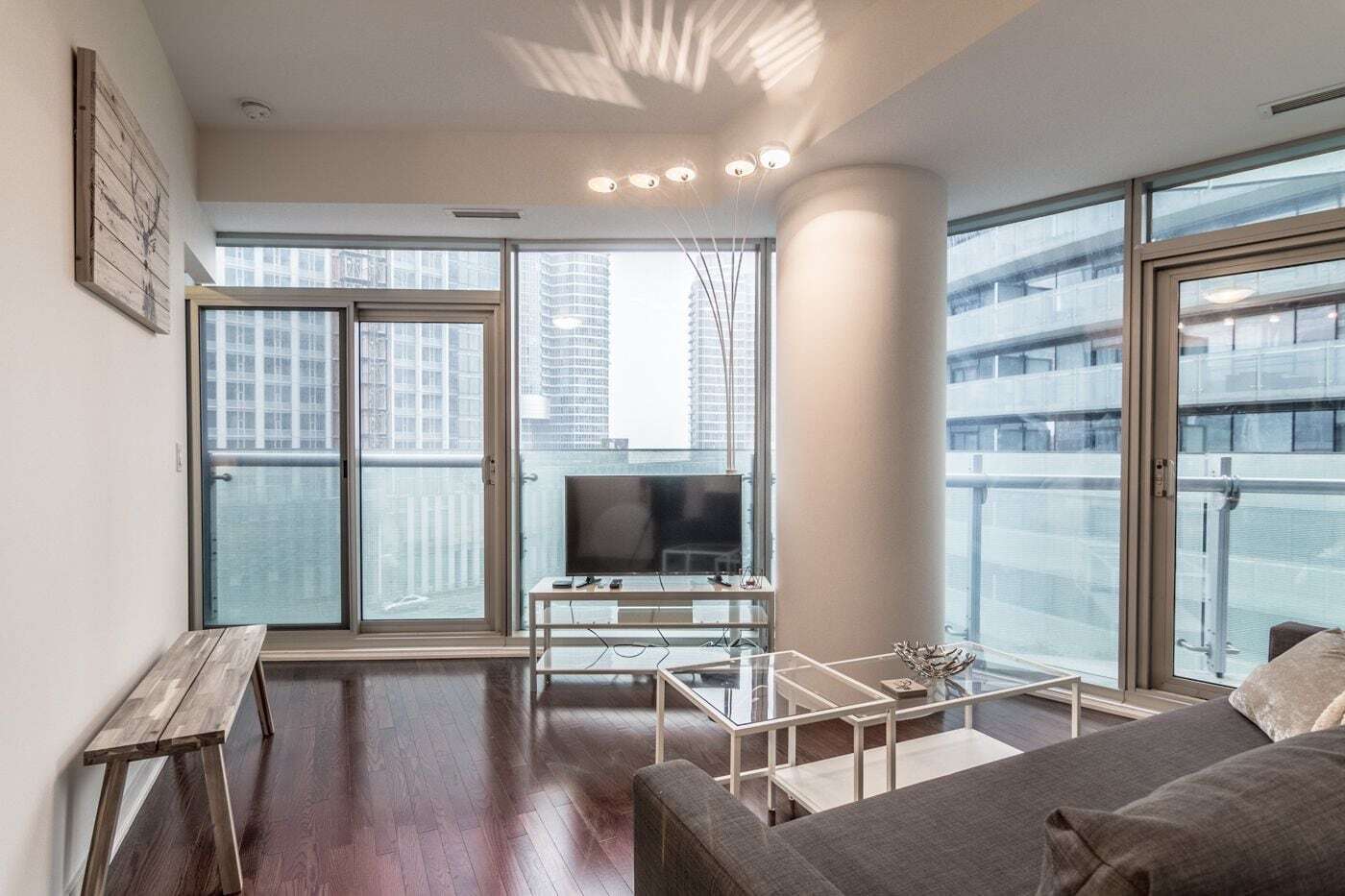 Aoc Suites - Two Bedroom Condo - City/Cn Tower View โตรอนโต ภายนอก รูปภาพ