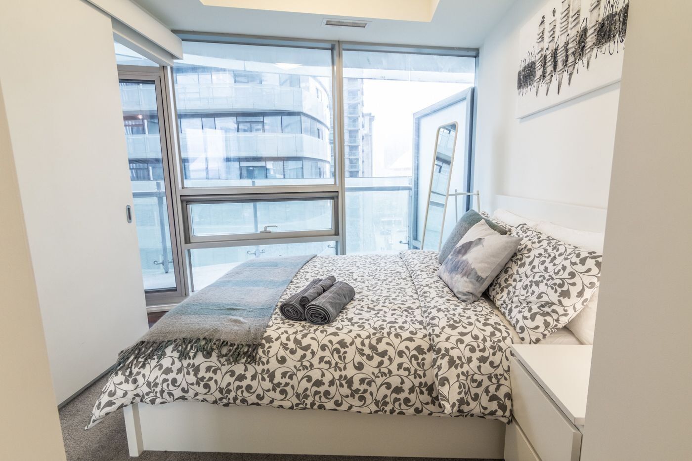 Aoc Suites - Two Bedroom Condo - City/Cn Tower View โตรอนโต ภายนอก รูปภาพ