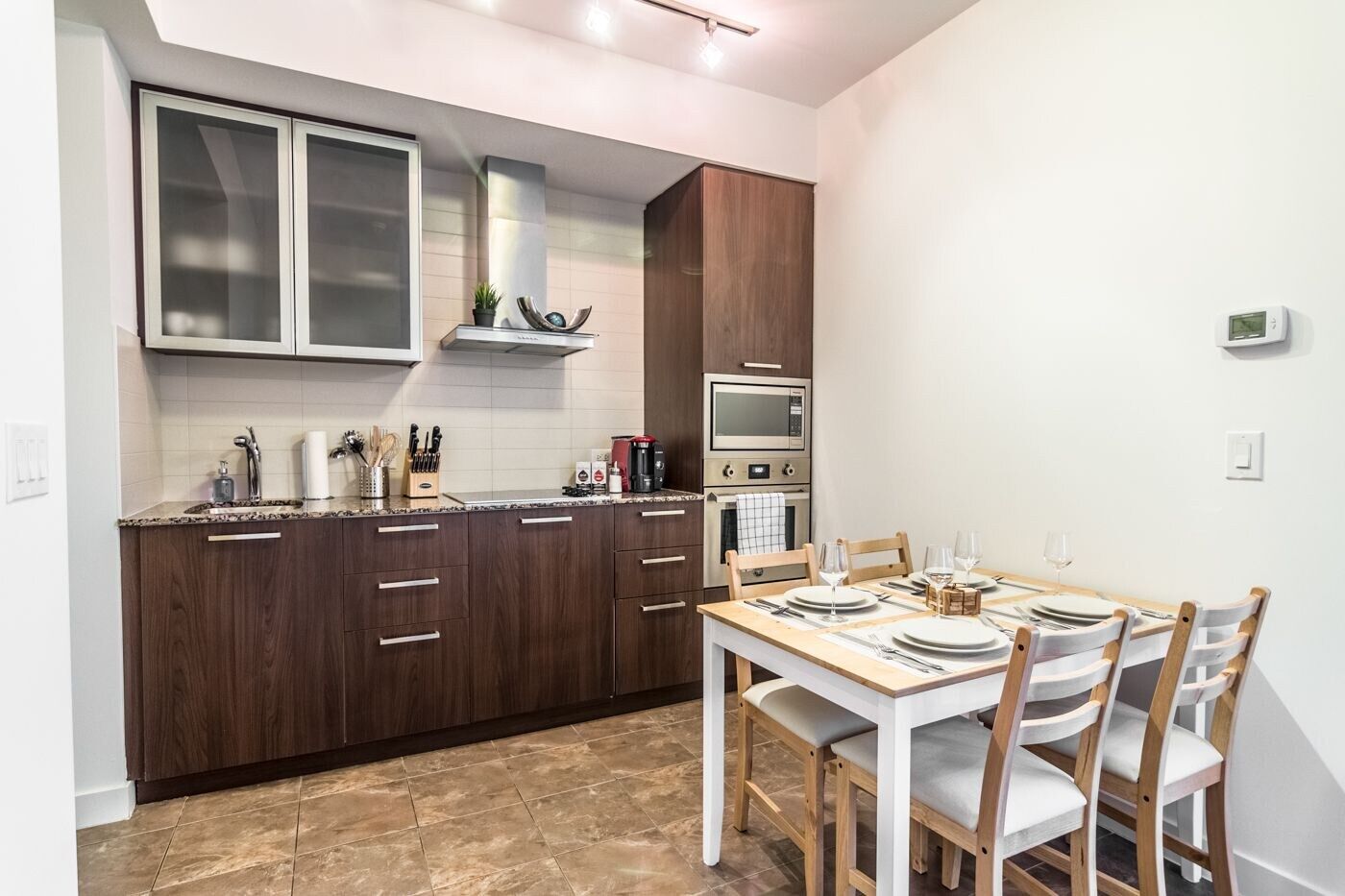 Aoc Suites - Two Bedroom Condo - City/Cn Tower View โตรอนโต ภายนอก รูปภาพ